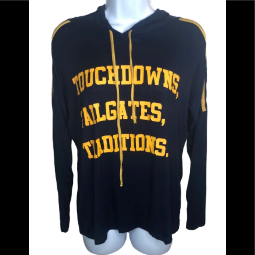 NWT SUPER SOFT long sleeve football shirt small